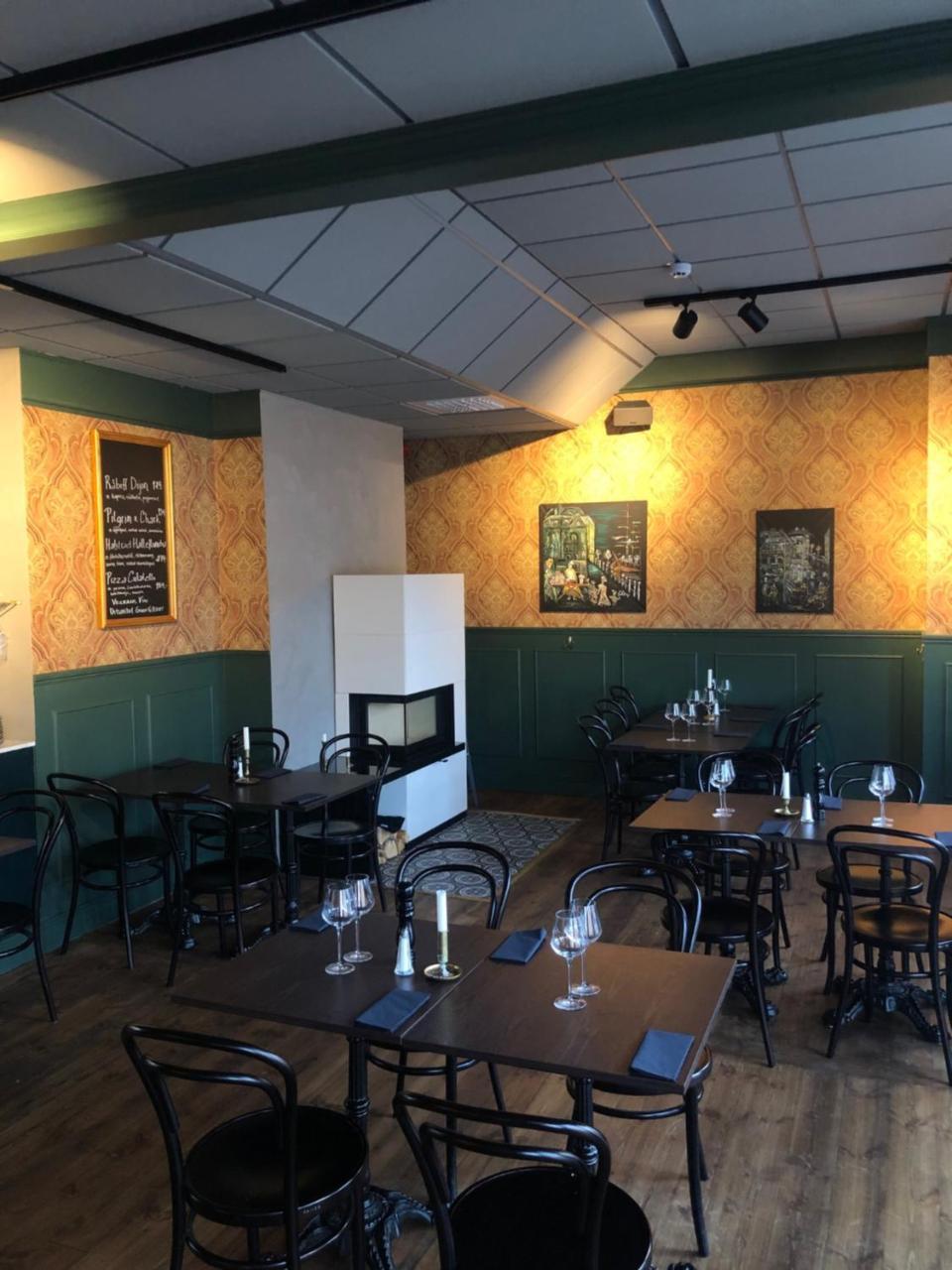 Grosshandlaren Hotell & Deli Soderhamn Bagian luar foto