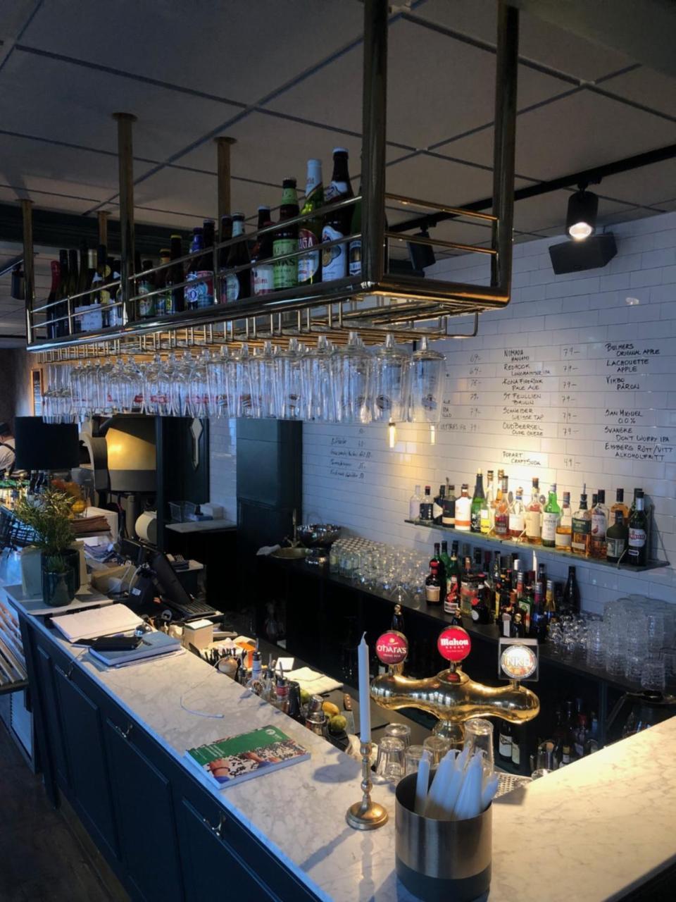 Grosshandlaren Hotell & Deli Soderhamn Bagian luar foto