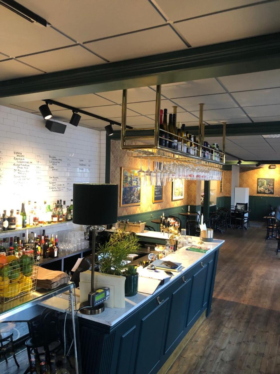 Grosshandlaren Hotell & Deli Soderhamn Bagian luar foto