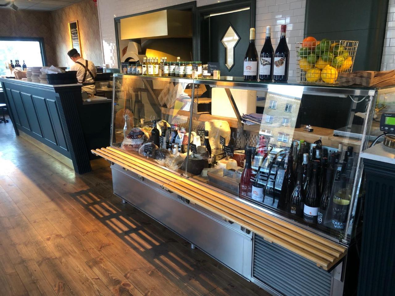 Grosshandlaren Hotell & Deli Soderhamn Bagian luar foto