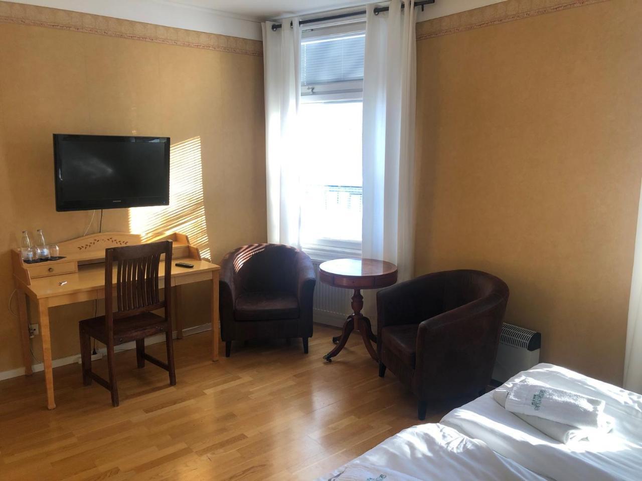 Grosshandlaren Hotell & Deli Soderhamn Bagian luar foto
