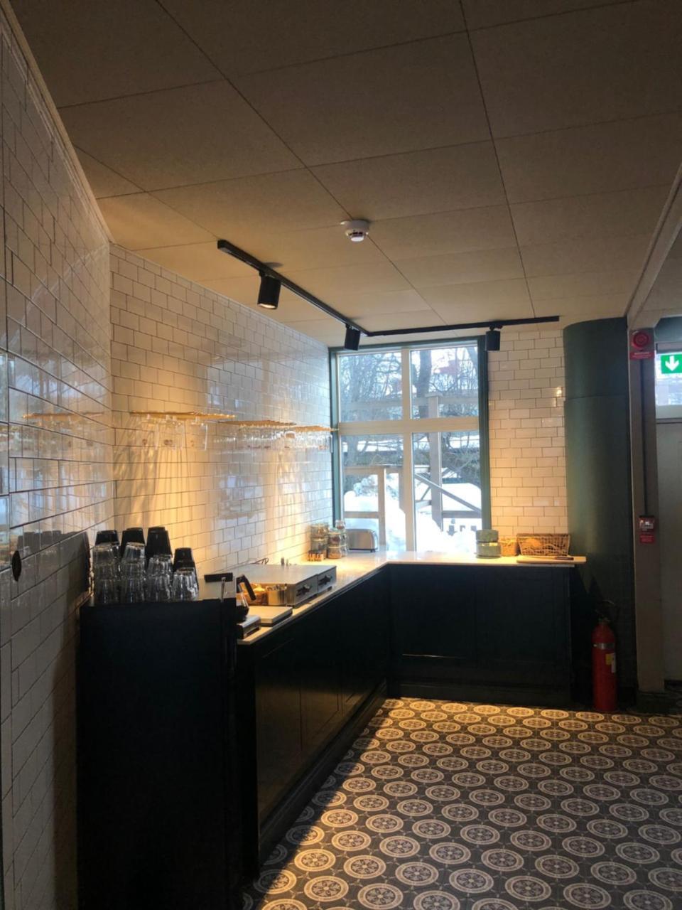 Grosshandlaren Hotell & Deli Soderhamn Bagian luar foto